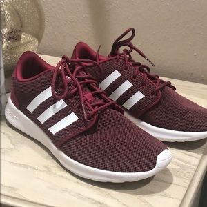 Woman’s Adidas burgundy cloudfoam sneakers